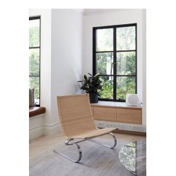 PK20™ lounge chair by Poul Kjærholm