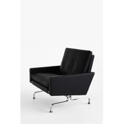 PK31™ leather armchair by Poul Kjærholm
