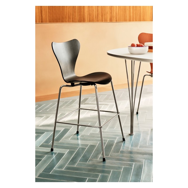 Series 7™ Bar Chair by Arne Jacobsen
