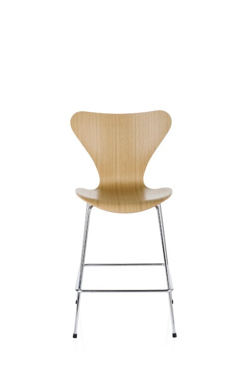 Siège de Bar Séries 7™ placage laqué par Arne Jacobsen