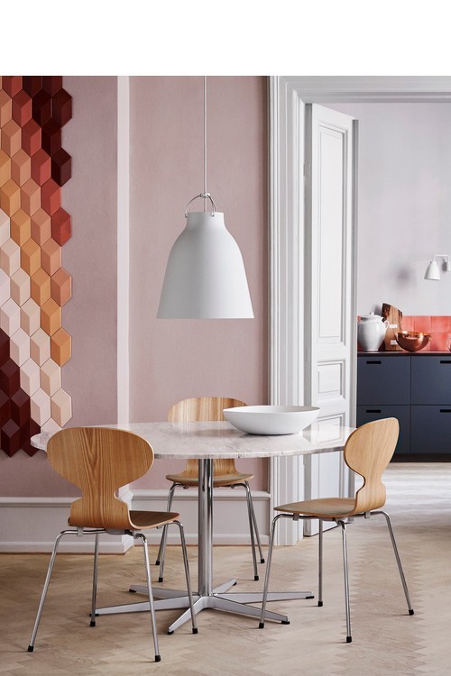 Siège ANT™ Placage laqué par Arne Jacobsen