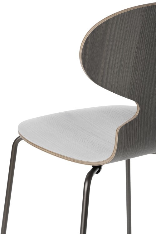 ANT™ Chair Lacquered Veneer by Arne Jacobsen