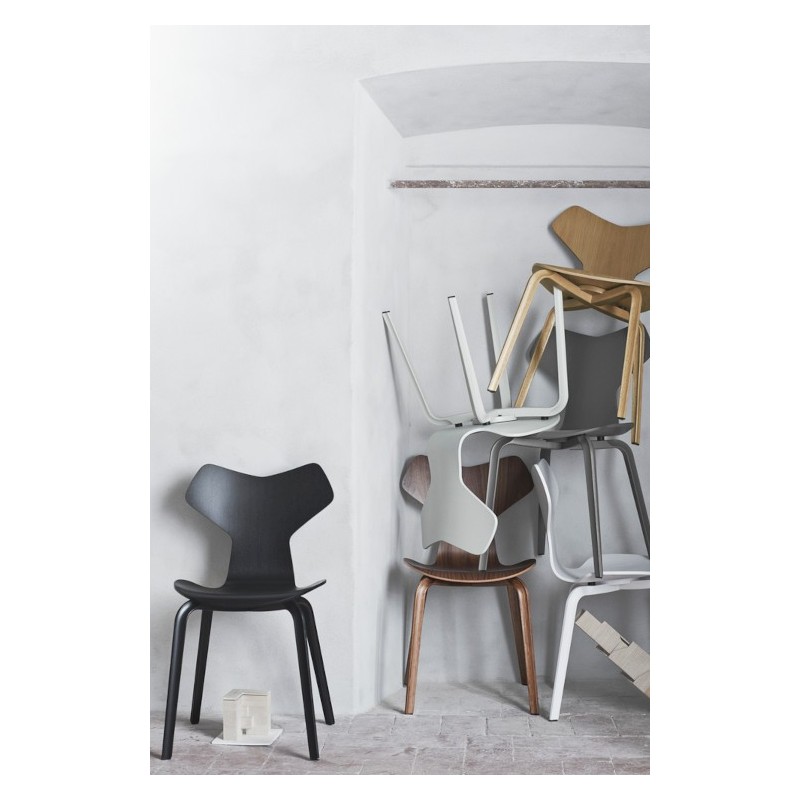 Siège GRAND PRIX™ Frêne teinté par Arne Jacobsen