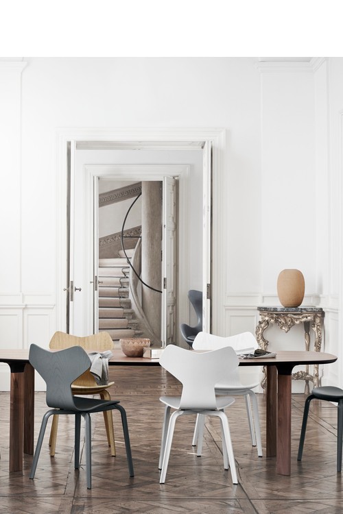 Siège GRAND PRIX™ Frêne teinté par Arne Jacobsen