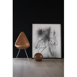 DROP™ chair leather upholstered by Arne Jacobsen