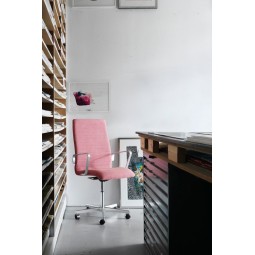 OXFORD™ CLASSIC armchair by Arne Jacobsen