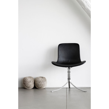 PK9™ Chair by Poul Kjærholm