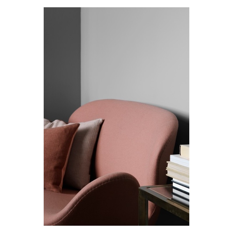 SWAN™ Leather Sofa by Arne Jacobsen