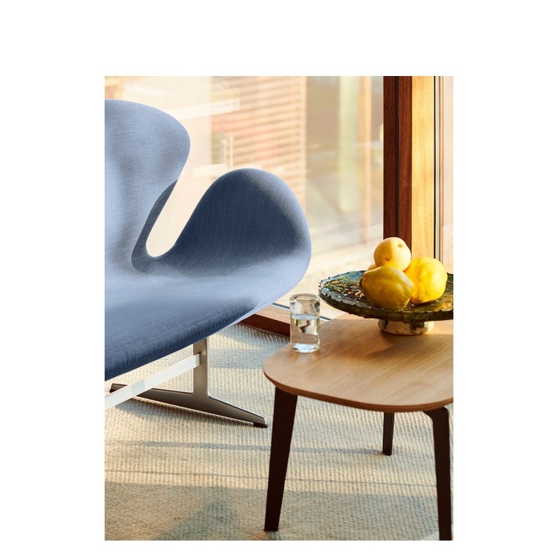 SWAN™ Leather Sofa by Arne Jacobsen