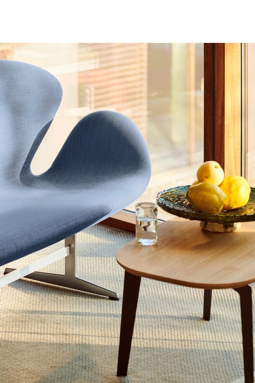 SWAN™ Leather Sofa by Arne Jacobsen
