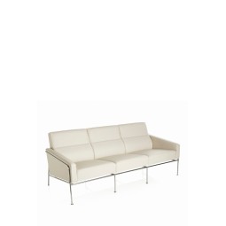 SERIES 3300™ 3-Seater by Arne Jacobsen