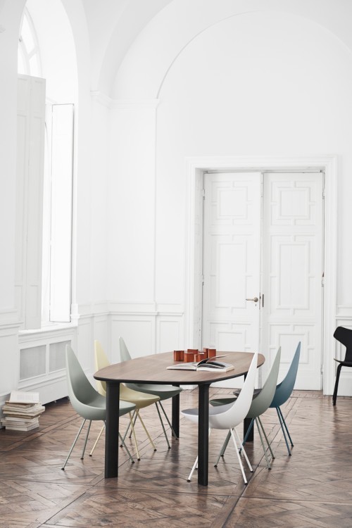 ANALOG™ Table 185 by Jaime Hayon