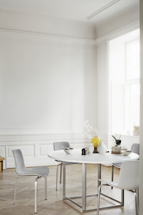 PK58™ Table by Poul Kjærholm