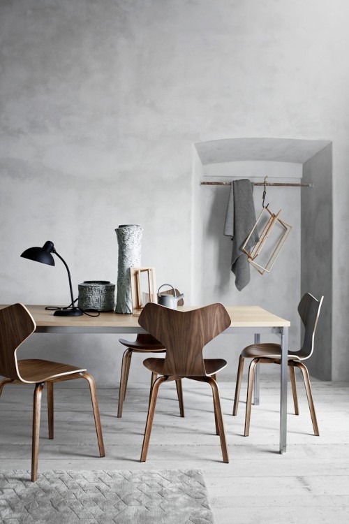 PK55™ Table by Poul Kjærholm