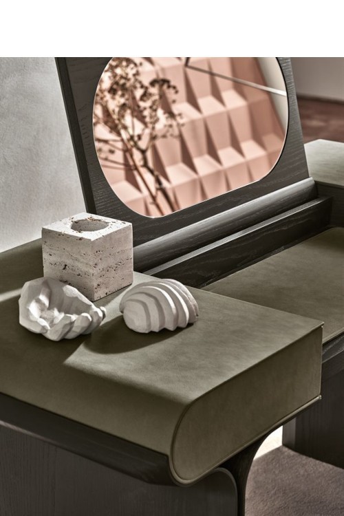 Stami Vanity