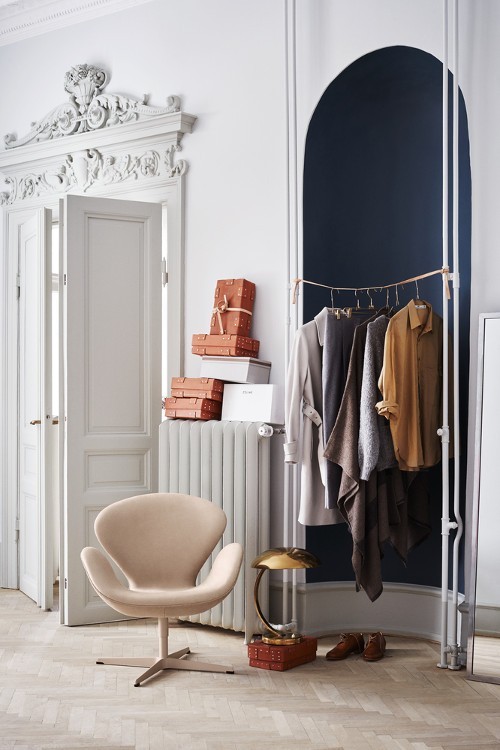 SWAN™ Lounge Chair by Arne Jacobsen
