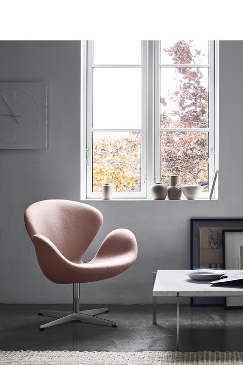 SWAN™ Lounge Chair by Arne Jacobsen