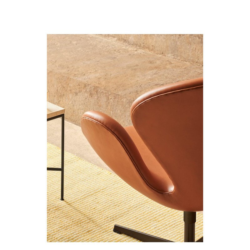SWAN™ Leather Lounge Chair by Arne Jacobsen