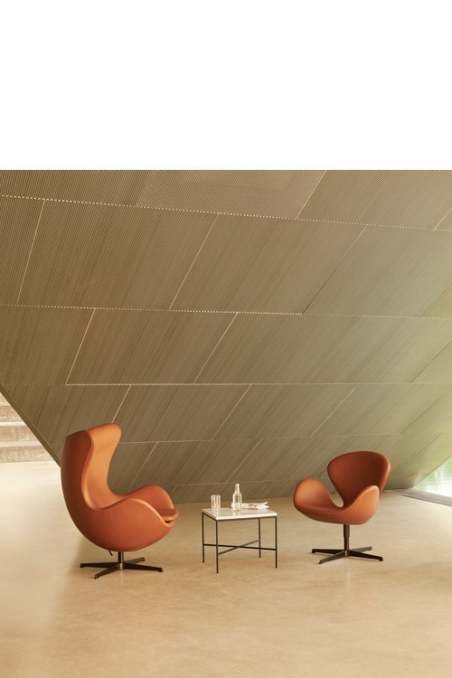 SWAN™ Leather Lounge Chair by Arne Jacobsen