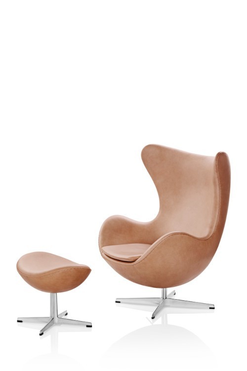 Fauteuil EGG™ revêtement cuir par Arne Jacobsen