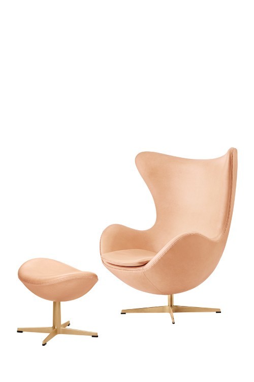 Fauteuil EGG™ revêtement cuir par Arne Jacobsen