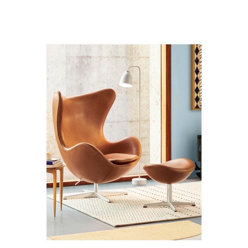 Fauteuil EGG™ revêtement cuir par Arne Jacobsen